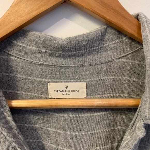 Thread & Supply button down size M - Picture 4 of 5